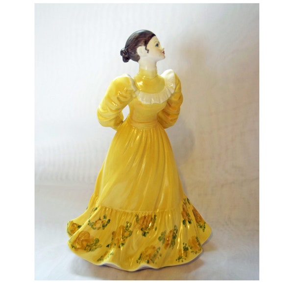 Vintage Coalport Bone China Figurine - Ladies of Fashion Collection - 'Wendy' 34