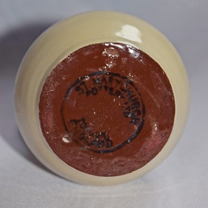 RARE FIND St. Marychurch Pottery Torquay  Vinegar Bottle  
Condition: As new.  Used for display only.  No chips, cracks or crazing.

Height: 14cms
Width: 8cms