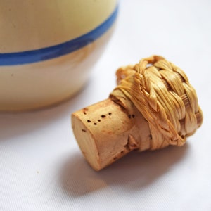 RARE FIND St. Marychurch Pottery Torquay  Vinegar Bottle  
Condition: As new.  Used for display only.  No chips, cracks or crazing.

Height: 14cms
Width: 8cms