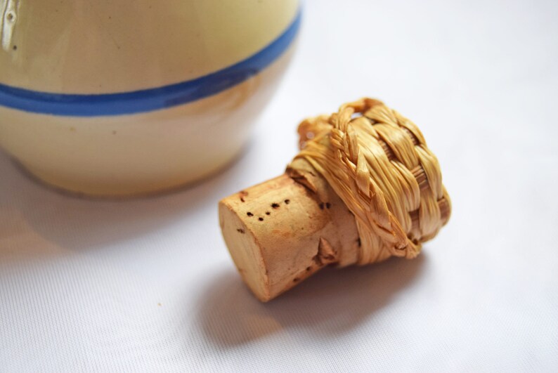 RARE FIND St. Marychurch Pottery Torquay  Vinegar Bottle  
Condition: As new.  Used for display only.  No chips, cracks or crazing.

Height: 14cms
Width: 8cms