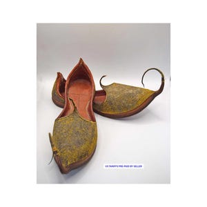 Classic Mughal Vintage Print Loafers