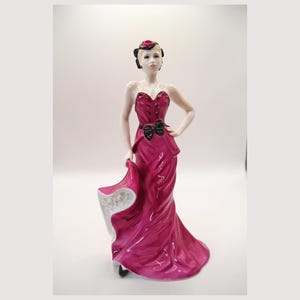 Coalport Figurine &quot;Sophisticated Lady&quot; – Vintage Bone China Lady in Raspberry Gown – Collectible English Porcelain Figurine