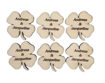 Personalisierte Kleeblatt Streudekoration 10, 20, 30, 40 oder 50 Stück 4cm mit Namen des Brautpaares aus Holz
