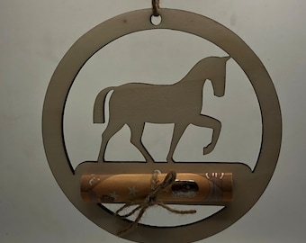 Hanger geldcadeau voor een verjaardag · geldcadeau paard · cadeaus van hout · geldcadeaus · originele geldcadeaus