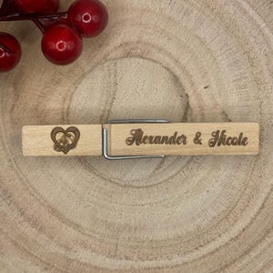 Pinzas de madera para ropa con el nombre deseado/boda personalizada de 71 mm, regalo para invitados, tarjetas de lugar/corazón de boda