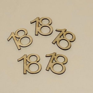 Verjaardagsnummer 18 in diverse maten, 5 stuks, 18 jaar als houten cijfer voor op uw bankettafel, kaarten maken etc.