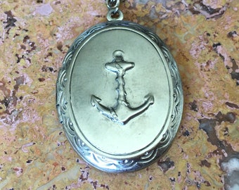 Anchor Locket Necklace. Unmarked. Locket Pendant Possibly Silver. In Excellent Vintage Condition.