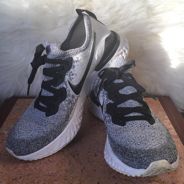 Nike Epic React Grey & Black Running Shoes. Size US 8.5. In Good Vintage Condition. Show Some Signs of Wear. Cleaned n Sanitized.