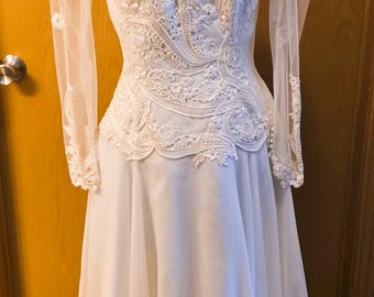 Vintage 1986 Wedding Dress, Handkerchief Hem, Lovely Lace, In Perfect Shape!