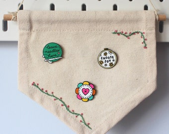 Needle minder display pennant flag banner (small) with vine design - Pin badge display - enamel pin badge display - pin holder