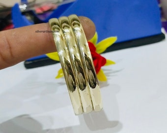 Conjunto de brazaletes de latón hechos a mano, brazaletes apilables estilo boho, regalo para ella.