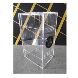 A unique enclosure / / additional side ventilation. Terrarium for tarantulas, jumping spiders, mantises, plants, flowers - magnetic doors.