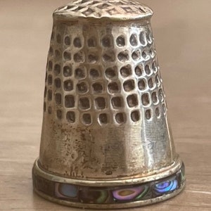 Mosaic Stone trimmed  Silver Thimble