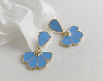 Zierliche Gänseblümchen Hängeohrringe - 14K Vergoldeter Blumiger Schmuck für den Alltag