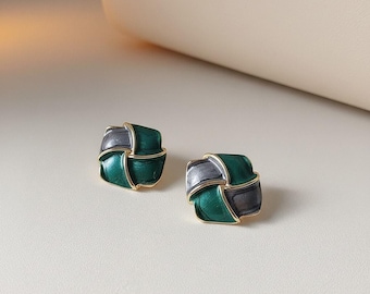 Zierliche versilberte Geometrische Ohrstecker | Minimalistisches Vintage quadratisches Design | Jeden Tag Schmuck für Frauen