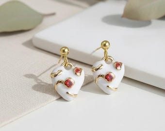 Zierliche Rosen Erdbeeren Emaille Ohrringe | Vintage-inspirierter versilberter Schmuck für den Alltag
