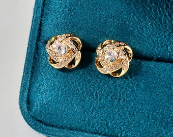 Goldfarbene Knoten Ohrstecker mit Cubic Zirkonia und Silber Beiträge, Eleganter Minimal Schmuck