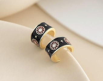 Gänseblümchen Ohrstecker - Handgemachter Emaille Schmuck für den Alltag