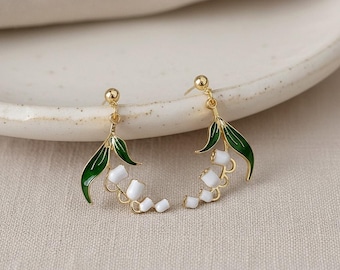 Floral Tropfen Ohrringe, Handgemachte Lilie Design, Zierliche Frühling Schmuck, Einzigartige Lange Blume Ohrringe