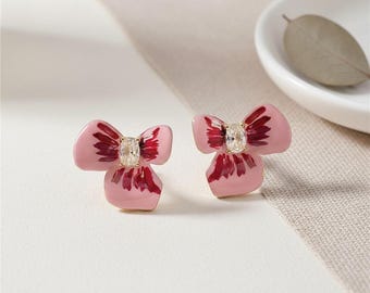 Zierliche Blumen Ohrringe mit Blauer Emaille und Zirkonia, Frühlingsblumen Schmuck für Frauen