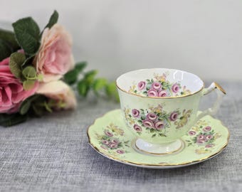 Vintage Aynsley Bone China theekop en schotel lichtgroene krokusrozen, Engeland