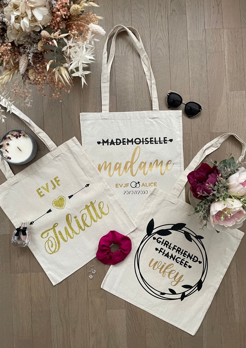 cadeau evjf, cadeau demoiselle d'honneur, tote bag evjf, tote bag team de la mariée, tote bag mariage, tote bag invité, tote bag personnalisé, tote bag la mariée, tote bag demoiselle d'honneur