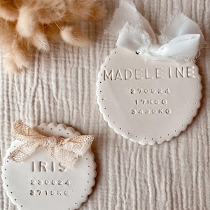 Médaillons personnalisés, déco personnalisée, cadeau de naissance, cadeau de naissance personnalisé, médaillon argile, déco chambre bébé