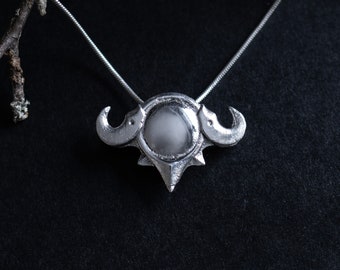 Diadema de Shar de Shadowheart de Baldur&#39;s Gate 3 hecha de plata como colgante de collar
