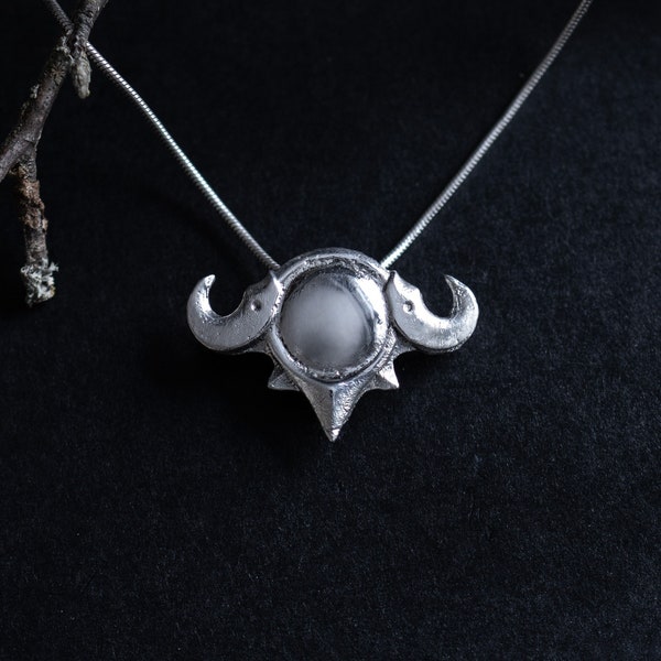 Shadowheart's Diadem of Shar from Baldur's Gate 3 made from pure silver as a necklace pendant