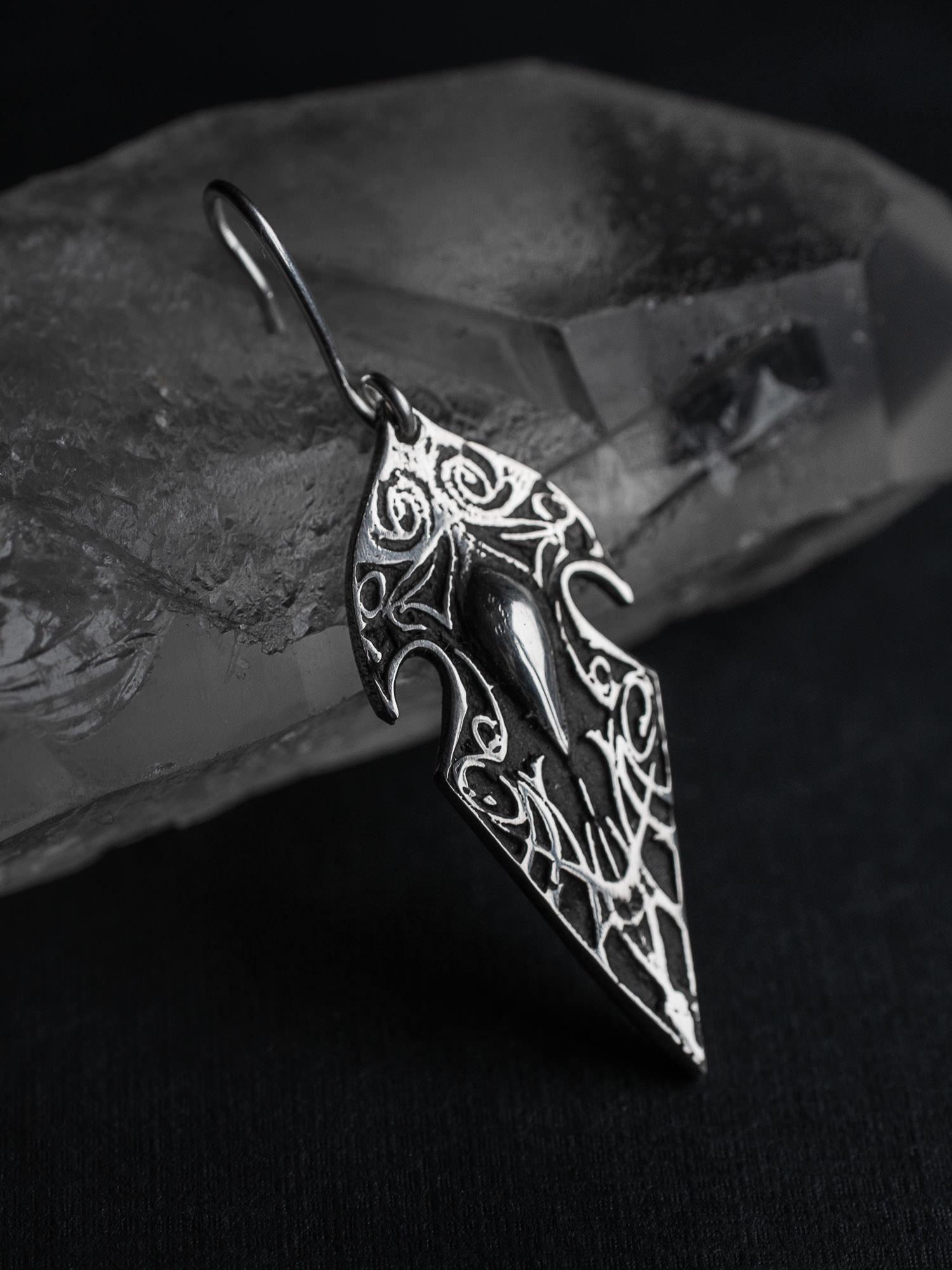 Pendiente élfico de plata inspirado en el diseño Noldor de El Señor de los Anillos