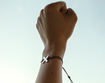 Pulsera de la amistad X inspirada en One Piece de plata
