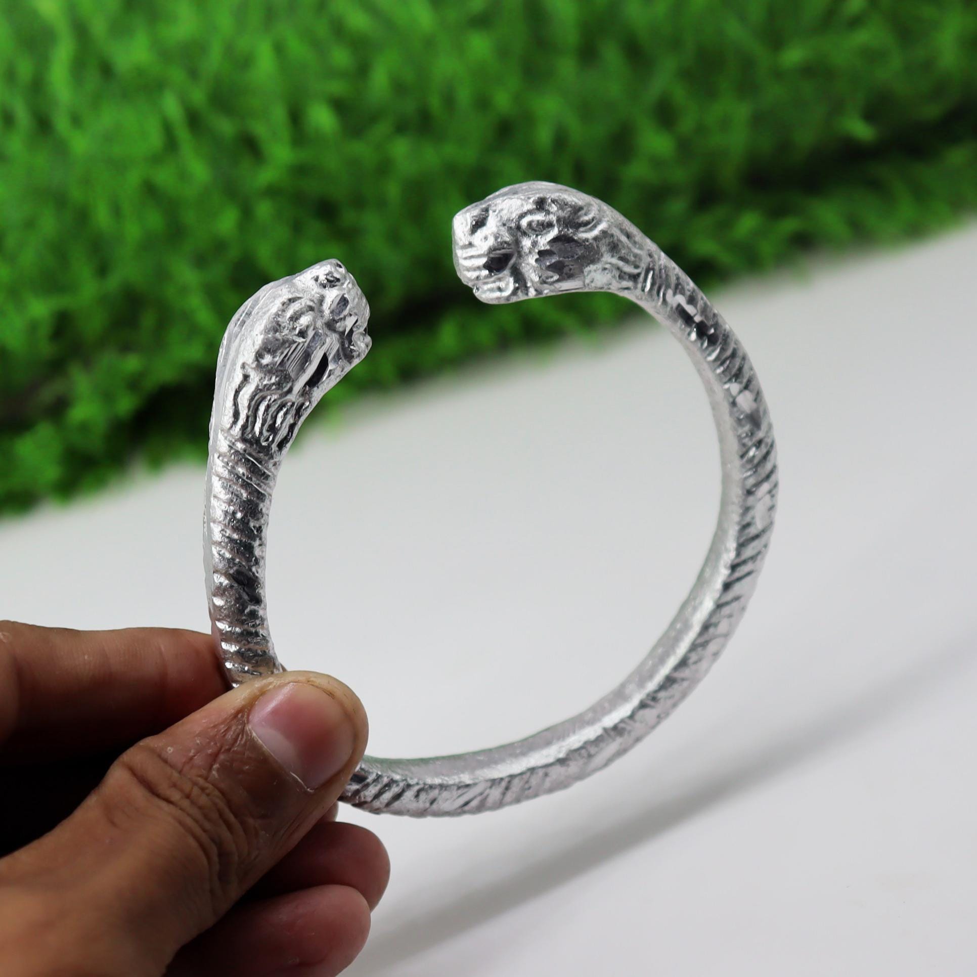 Lion-Head Cuff Braceletライオンヘッドバングルブレスレット