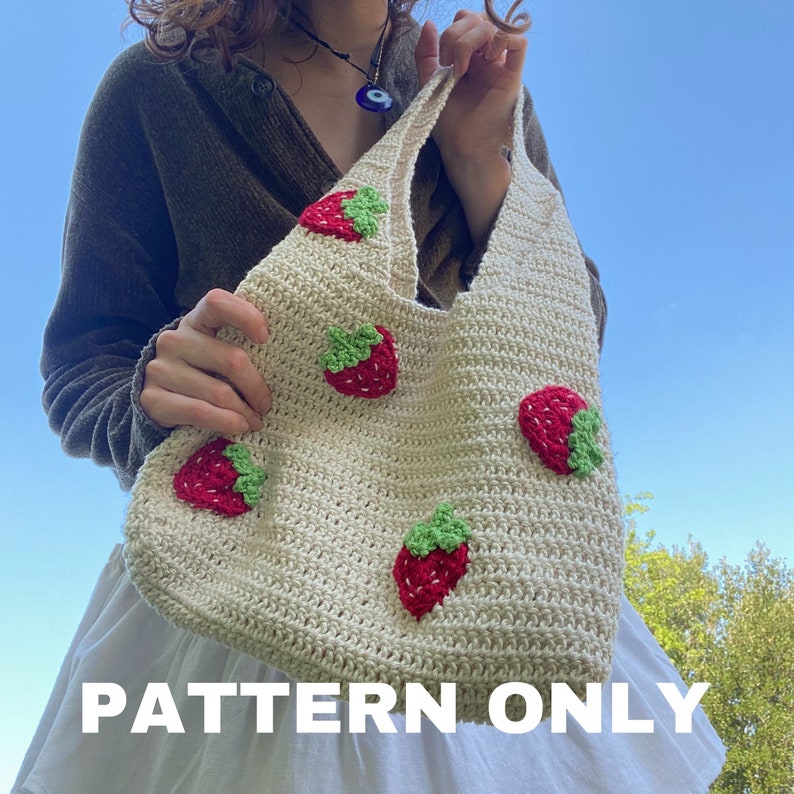 CROCHET PATTERN PDF Strawberry Bag image 1