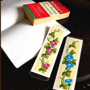 Regalo per gli amanti dei libri - Bestie Tiny Art - Piccolo regalo dipinto a mano per le donne.