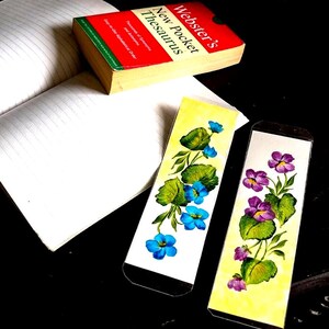 Regalo per gli amanti dei libri: The Book Mark Bestie Tiny Art, piccolo regalo dipinto a mano per le donne.