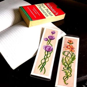 Regalo per gli amanti dei libri - Bestie Tiny Art - Piccolo regalo dipinto a mano per le donne.