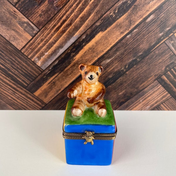Vtg Limoges Bear on Box Trinket Box/Hand Painted/Peint Main