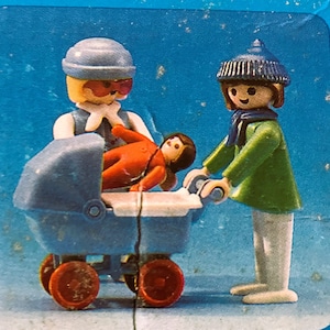Vintage Playmobil Kindergarten Series 3049 Stroller w Baby 2 Adults Sealed Bag Brand New