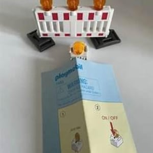 Playmobil ADD ON #7453 Flashing Barricade w/ Flashing Warning Light Brand New- New Factory Sealed RARE
