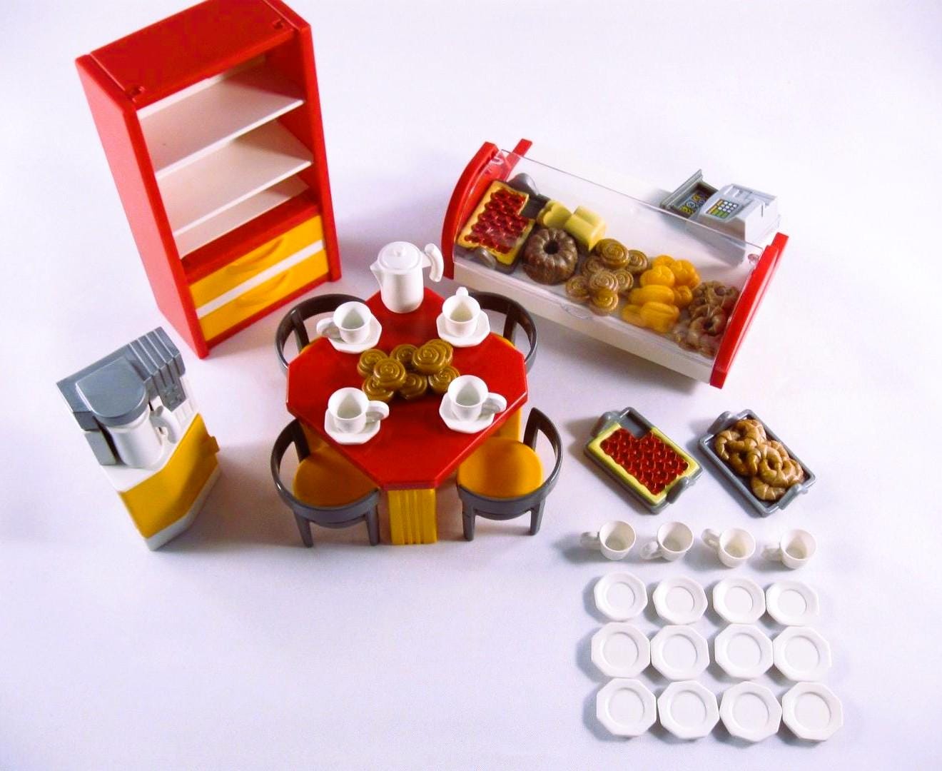 Playmobil Add on #7846 Cafe Interior Store Bread Table Dishes