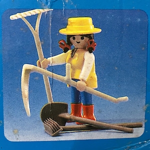 Vintage Playmobil Kindergarten Series 3049 Gardener and Accessories Sealed Bag Brand New