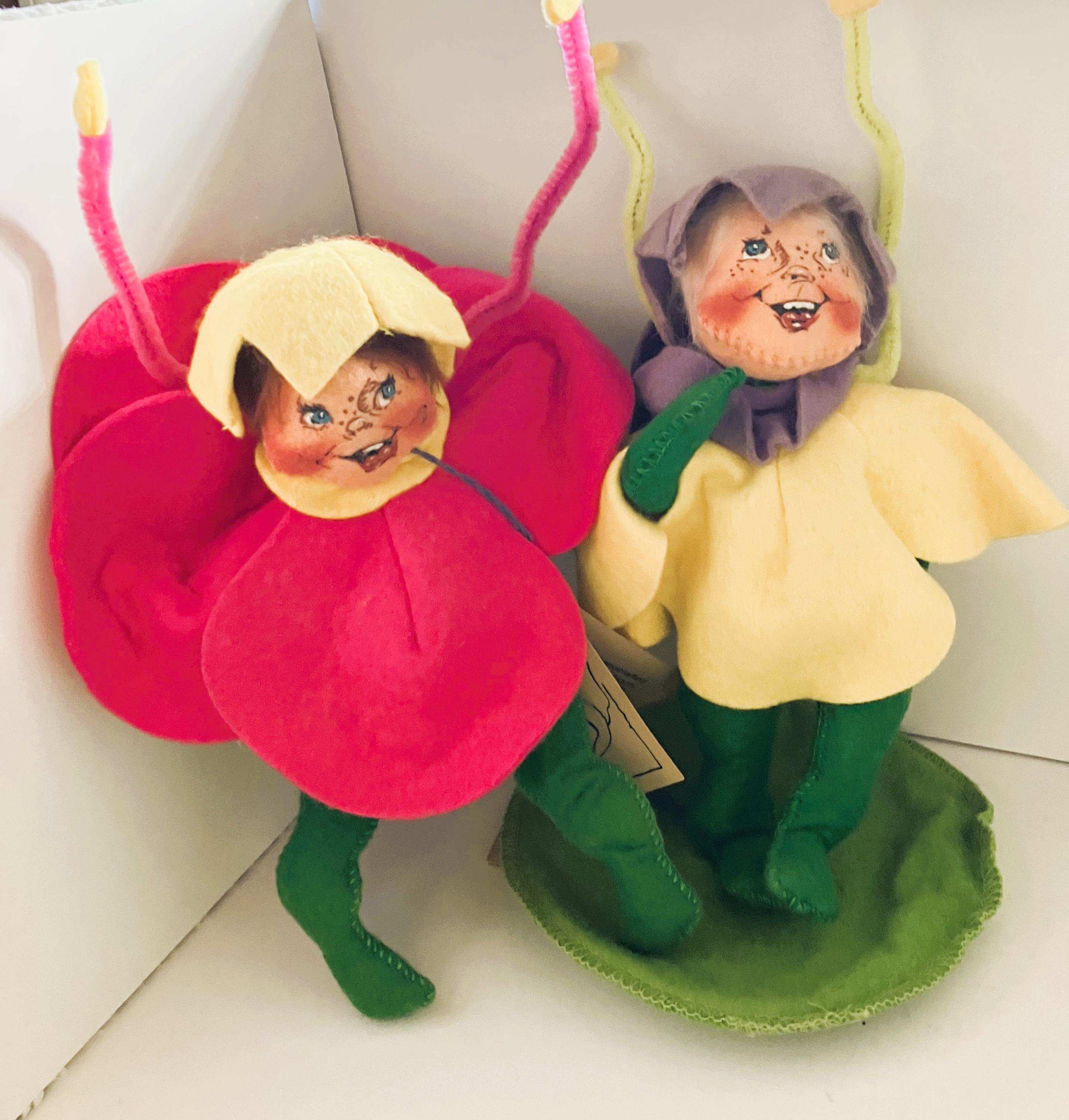 Vintage Annalee Flower Insect Cloth Dolls Set 2 Artist Dolls USA