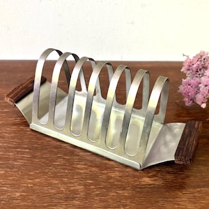 Soporte para pan Prova vintage, bandeja para tostadas con bandeja para migas deslizable de acero y asa de nogal, organizador de archivos, correo y cartas MCM, servilletero