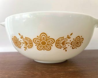 Pyrex Bowl Butterfly Gold (TRE) #443 Pyrex Bowl Butterfly Gold (TRE) #443