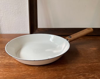 Vintage 1960s Arabia Finel Seppo Mallat White Enamelware Cast-Iron Saucepan or Skillet/Frying Pan | Finnish Design MCM | No Lid