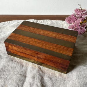Joyero vintage de madera maciza con tapa e incrustaciones de latón, fabricado en la India, porta llaves, decoración para el hogar, la oficina, el vestidor y el organizador de almacenamiento
