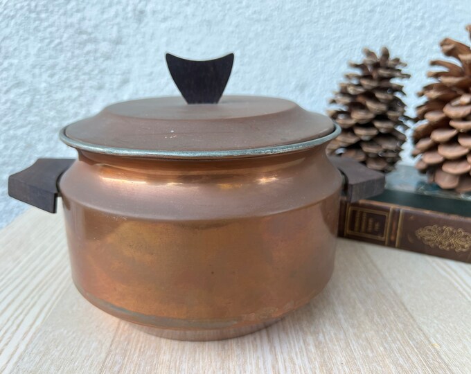 Antique Cast Iron Pot / Vintage Smelting Pot / Clayton and Lambert