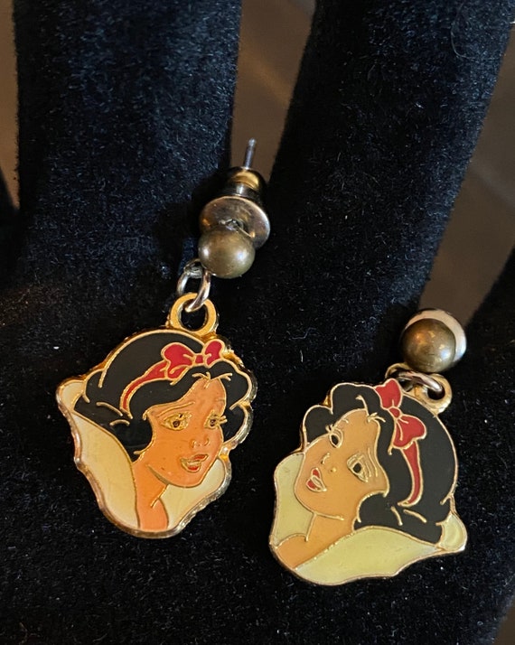 Disney Snow White earrings - image 2