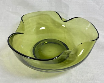 Vintage Anchor Hocking Avokado Grön Glass Chips Bowl Modern Pinched Wave Design