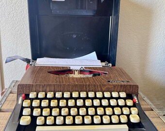 Máquina de escribir/radio Royal Fleetwood vintage JP-3518 RK Japón Edición rara Funciona